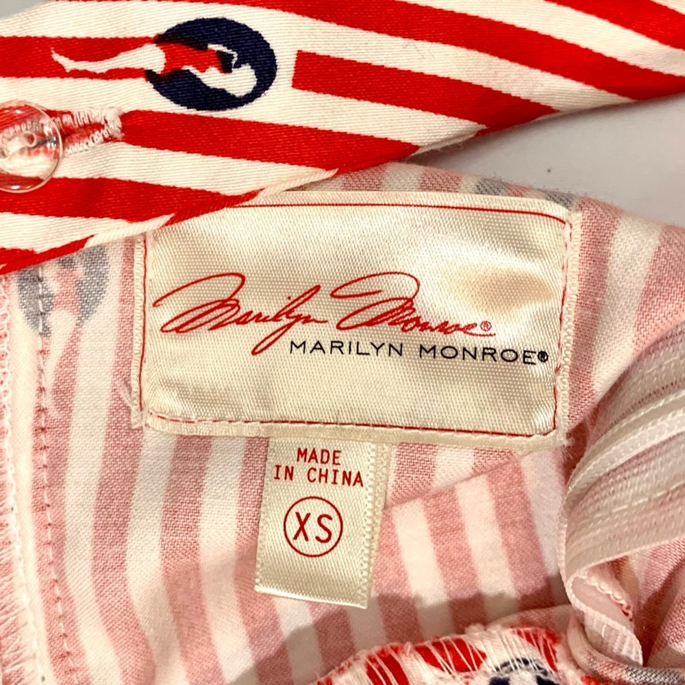 “Marilyn Monroe” pin-up red and white striped bathing beauty print dress- XS - Picture 2 of 12